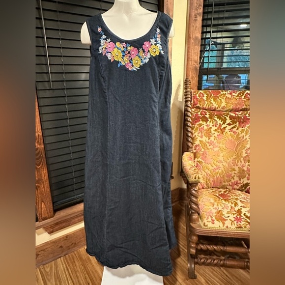 Talbots Dresses & Skirts - EUC Talbots Jeans maxi dress with neck flower and Pearl embellishment